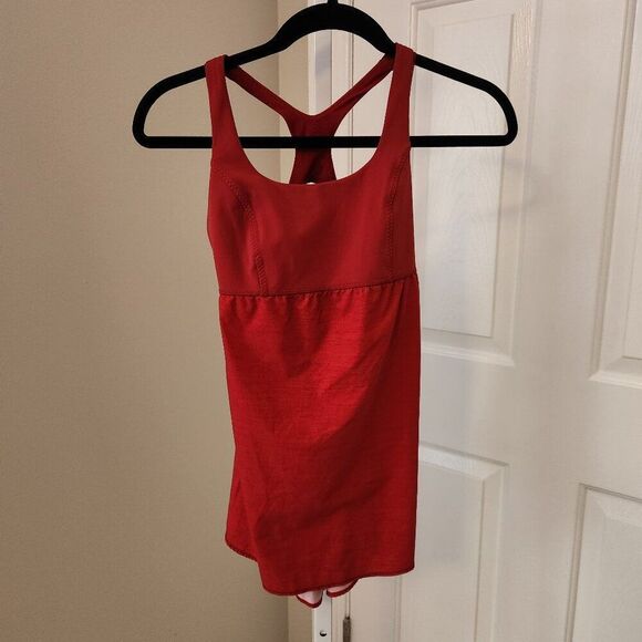 Lululemon Venus Tank, Size 4, Cranberry - Picture 1 of 11